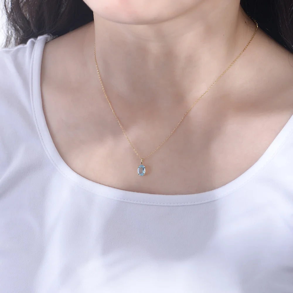 Azure Für Frauen, die Großes erreichen – und wissen, wann es Zeit ist, das Leben ruhig ausklingen zu lassen. Mit einem Glas Dom Pérignon, den Menschen, die bleiben, und dem Bewusstsein, dass Innehalten manchmal Teil des Aufstiegs ist.