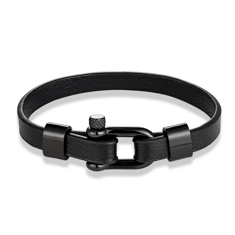 Midnight Ledger - Special edition

Schwarzes Leder, goldene Schließe – ein Armband für Abende, an denen Zahlen keine Rolle spielen, solange die Flasche stimmt. Business-Dinner, ein Lächeln, ein Deal. Mehr braucht es nicht.