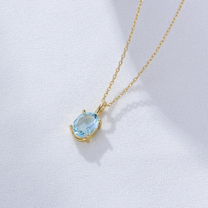 Azure Für Frauen, die Großes erreichen – und wissen, wann es Zeit ist, das Leben ruhig ausklingen zu lassen. Mit einem Glas Dom Pérignon, den Menschen, die bleiben, und dem Bewusstsein, dass Innehalten manchmal Teil des Aufstiegs ist.