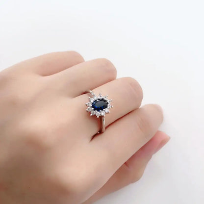 Eternal Heirloom

Kalt wie Marmor. Warm wie Erinnerung.
Eternal Heirloom trägt den Geist alter Paläste –
wo Silber im Kerzenlicht glüht und Gold den Atem des Winters fängt.
Ein Symbol für Herkunft, Ruhe und stille Macht.