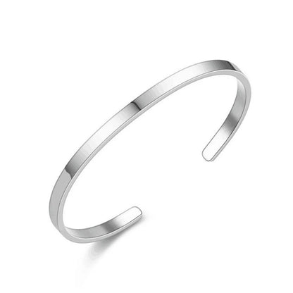 Fortune Vein

So glatt wie deine letzte Überweisung, so klar wie ein unterschriebener Deal. Ein Armreif, der keine Fragen stellt – nur Antworten gibt.