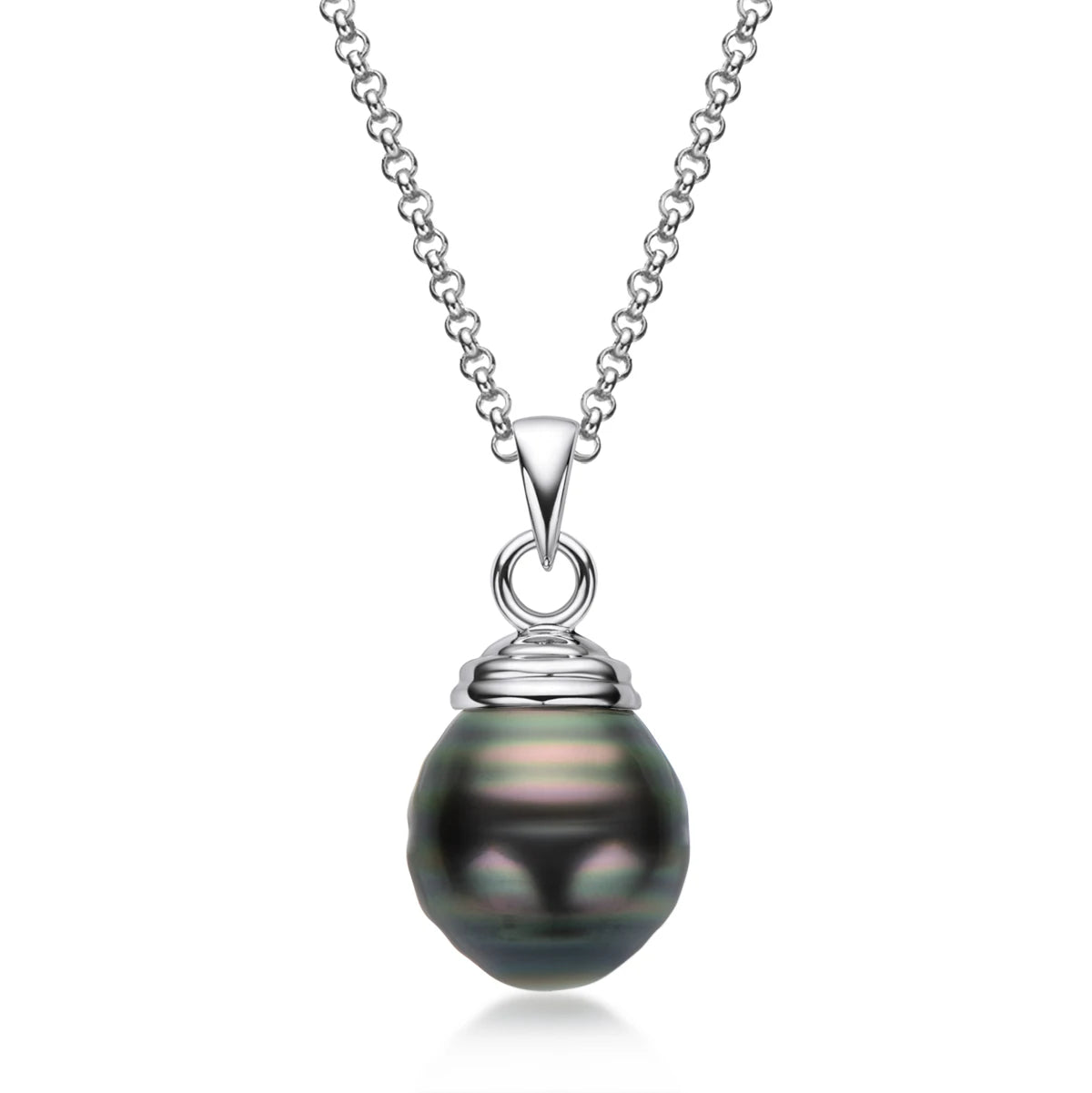 Velvet Current

Still wie Macht, kühl wie Kontrolle.
Gleitet über die Haut wie eine Entscheidung, die keine Zweifel kennt.
Dunkle Perle. Silber. Präsenz.