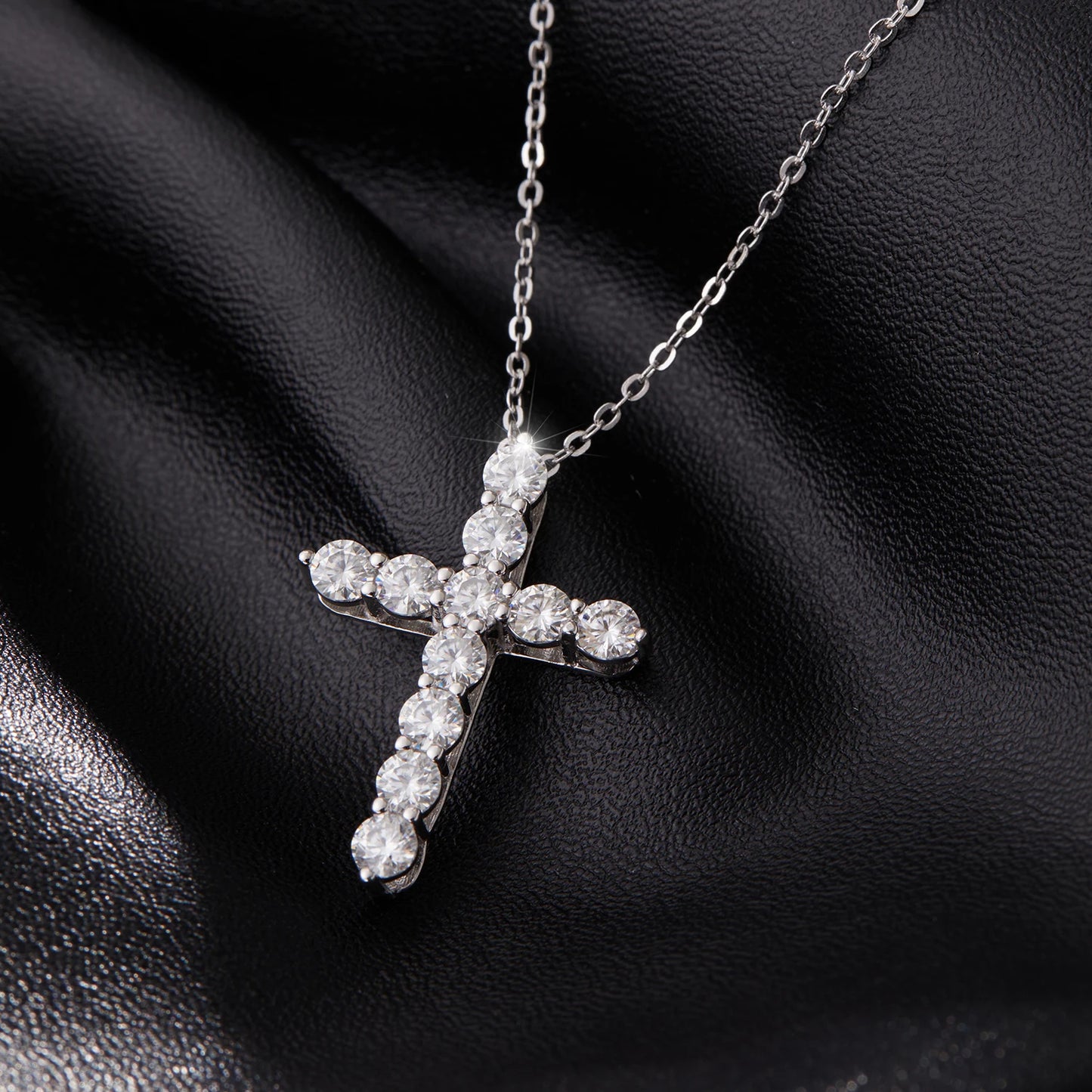 Sovereign Cross – Signature Edition
Glaube gibt Richtung. Wille macht Wege.
Mit Gott an deiner Seite und deinem Ziel vor Augen wirst du zu der Person, die du sein sollst – stark, fokussiert, unaufhaltsam.