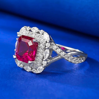 Scarlet Majesty

Ein roter Schimmer in kühlem Silber – Scarlet Majesty fängt die Magie winterlicher Nächte ein. Feminin, strahlend und königlich wie eine Prinzessin auf dem Weg zu einem unvergesslichen Abend.