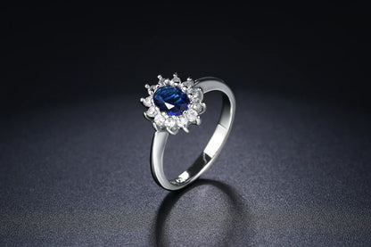 Eternal Heirloom

Kalt wie Marmor. Warm wie Erinnerung.
Eternal Heirloom trägt den Geist alter Paläste –
wo Silber im Kerzenlicht glüht und Gold den Atem des Winters fängt.
Ein Symbol für Herkunft, Ruhe und stille Macht.