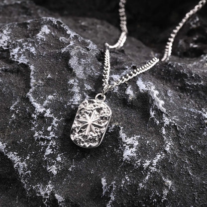 Linea Pendant“

Schlicht im Design, stark in der Wirkung. Eine Kette, die nicht auffällt – sondern dazugehört. Genau wie Glimare: gemacht für jene, die Eleganz nicht erklären müssen.