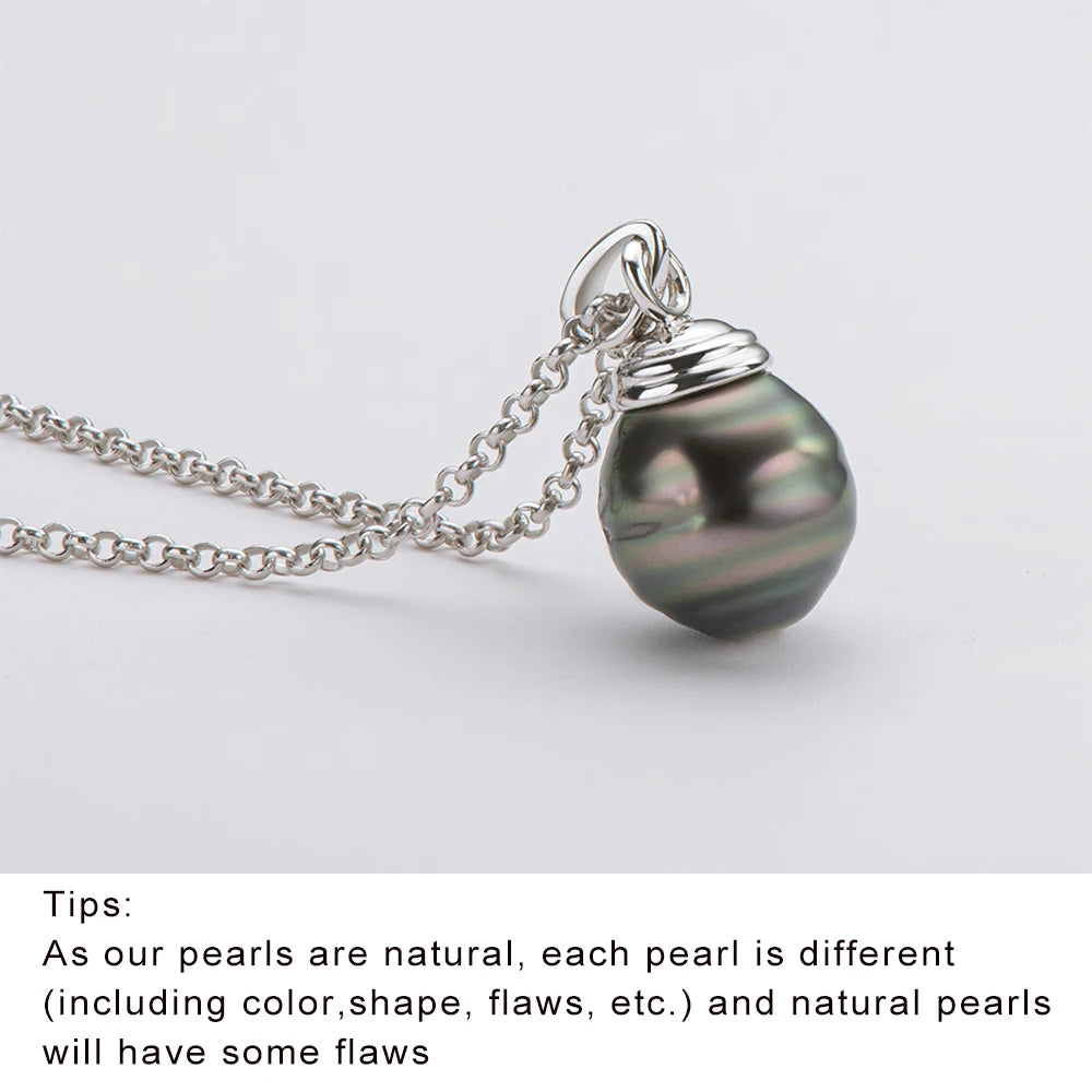 Velvet Current

Still wie Macht, kühl wie Kontrolle.
Gleitet über die Haut wie eine Entscheidung, die keine Zweifel kennt.
Dunkle Perle. Silber. Präsenz.